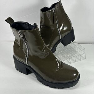 Steve Madden CONVINCED Olive Green Patent Lug Sole Boots - Size 9